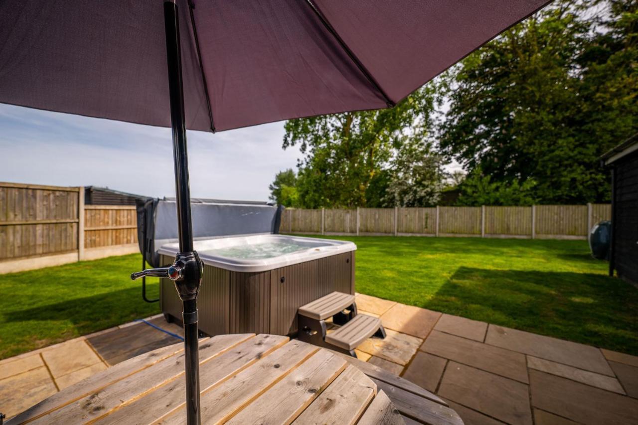 The Stables Villa Halesworth Exteriör bild