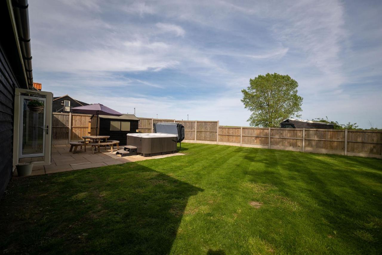 The Stables Villa Halesworth Exteriör bild