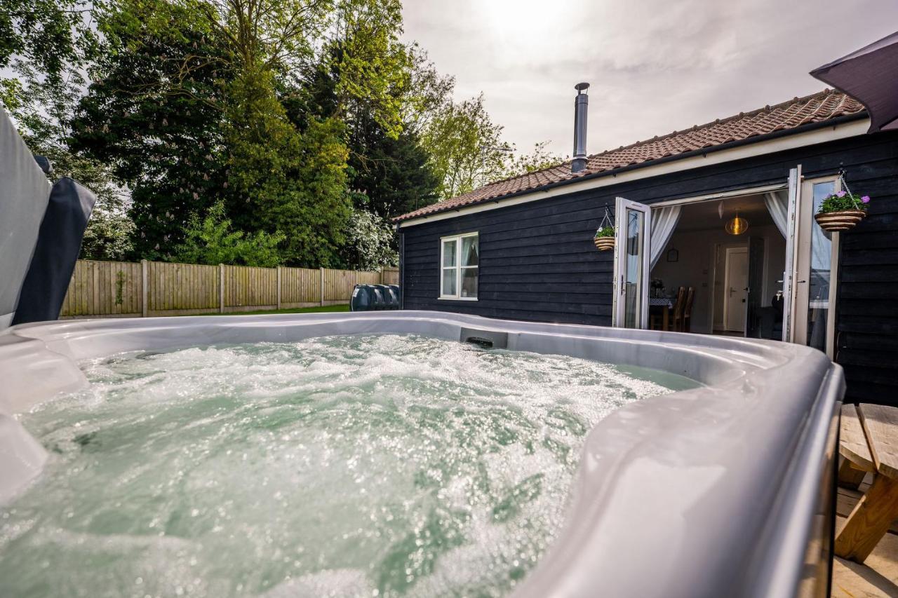 The Stables Villa Halesworth Exteriör bild