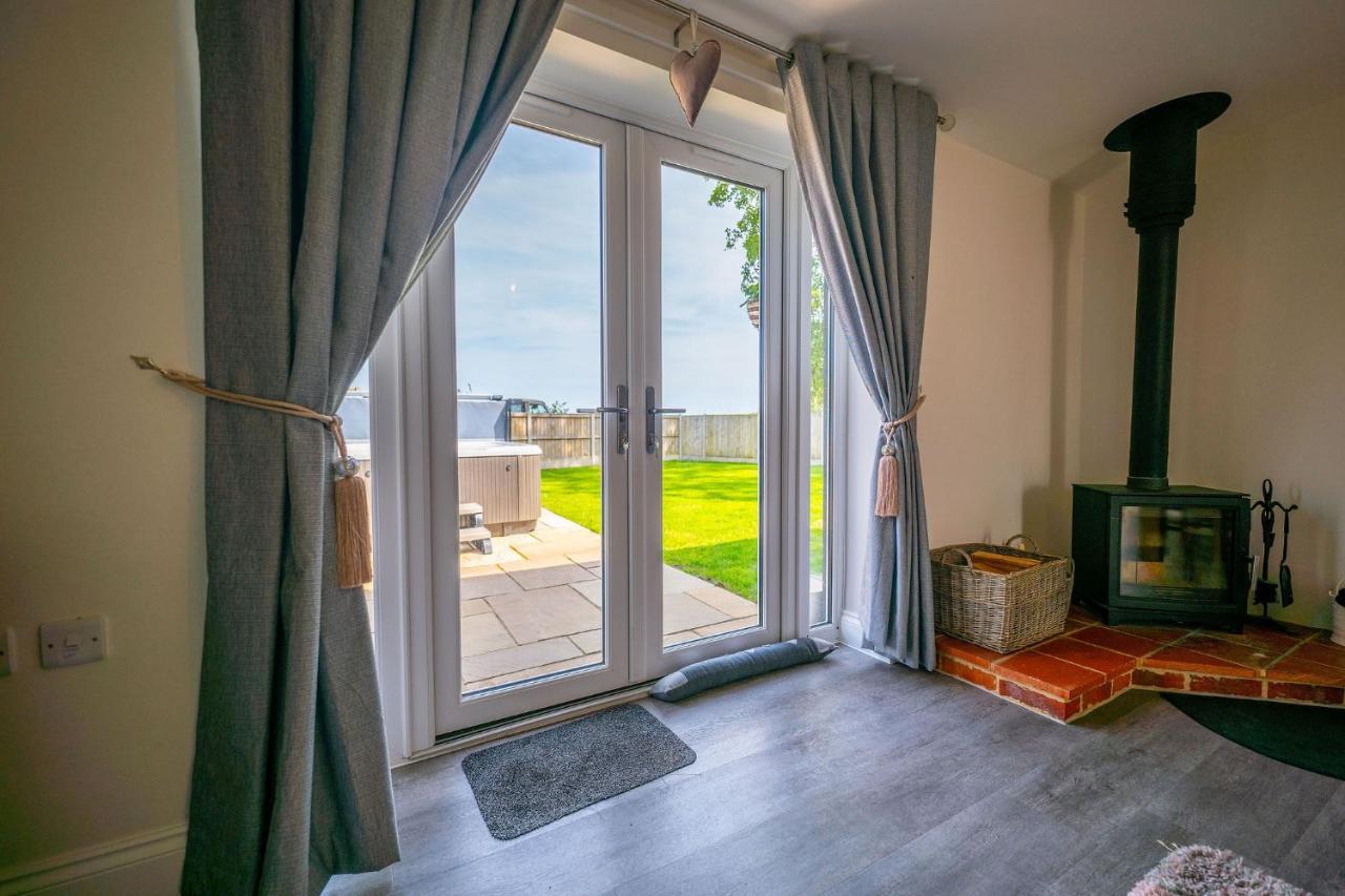 The Stables Villa Halesworth Exteriör bild